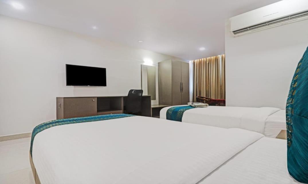 Hotel Ssr Grand Hyderabad Bagian luar foto