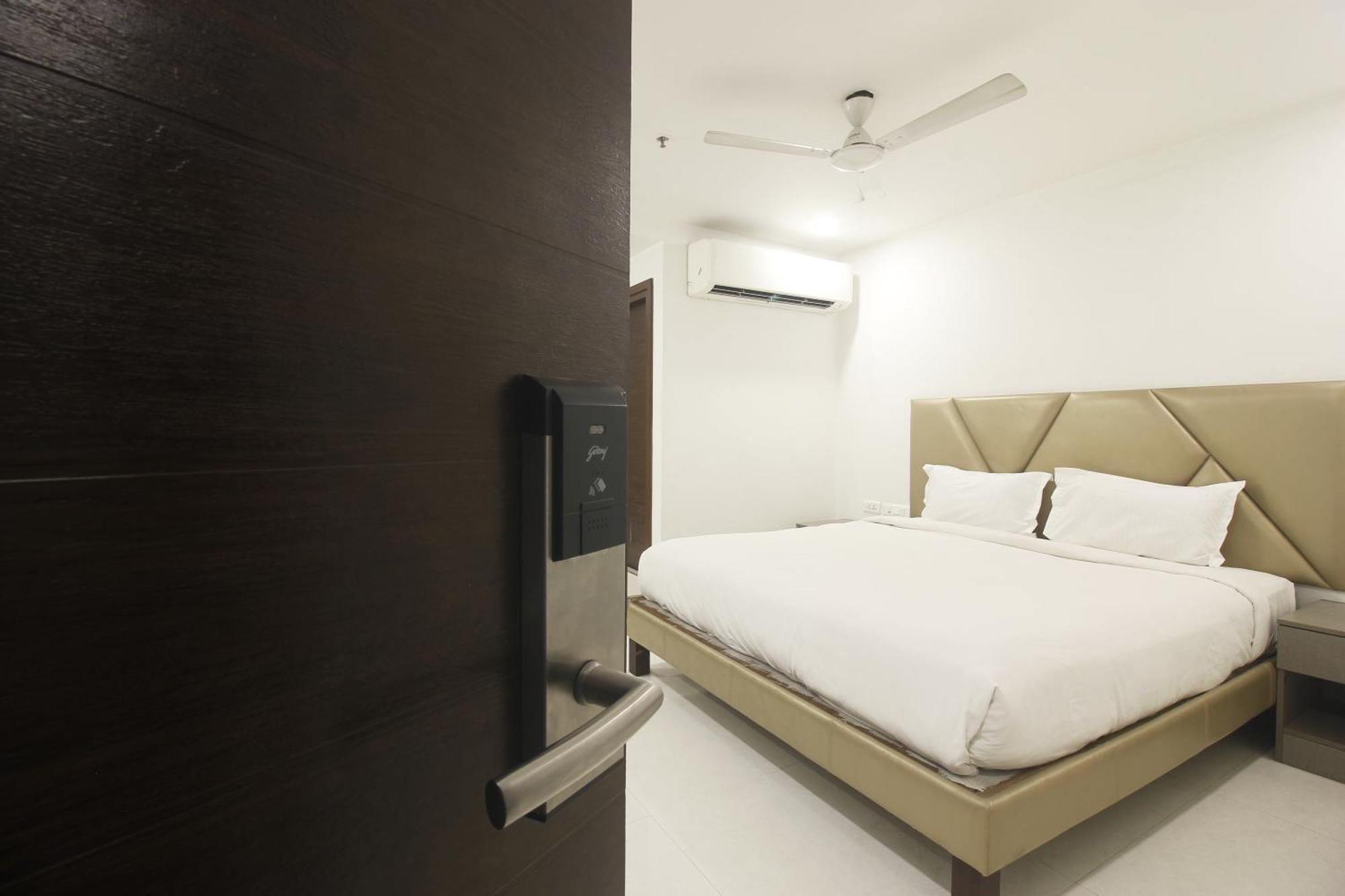 Hotel Ssr Grand Hyderabad Bagian luar foto