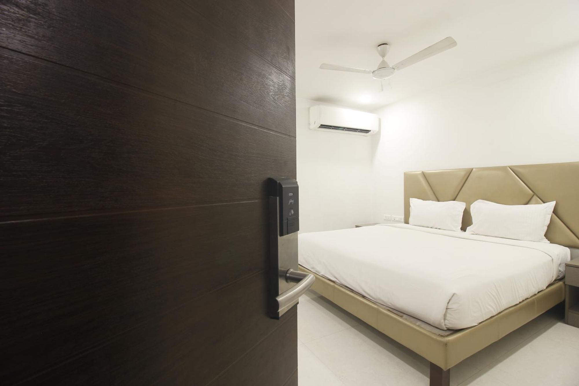 Hotel Ssr Grand Hyderabad Bagian luar foto