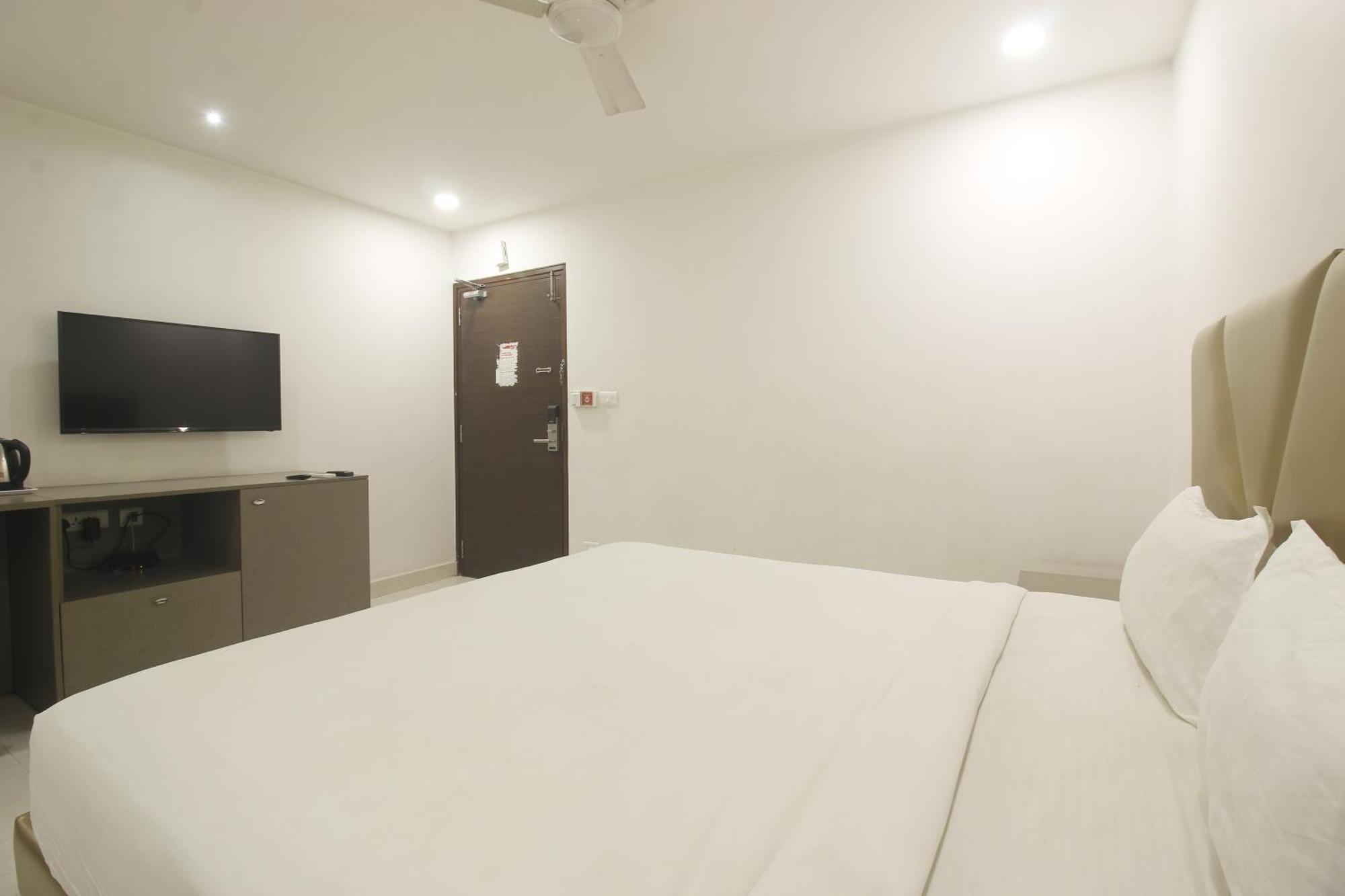 Hotel Ssr Grand Hyderabad Bagian luar foto