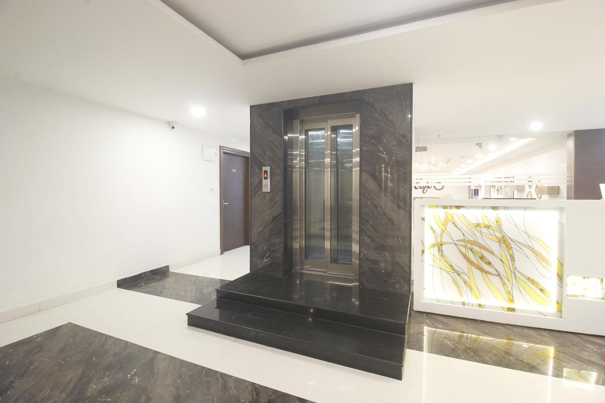 Hotel Ssr Grand Hyderabad Bagian luar foto