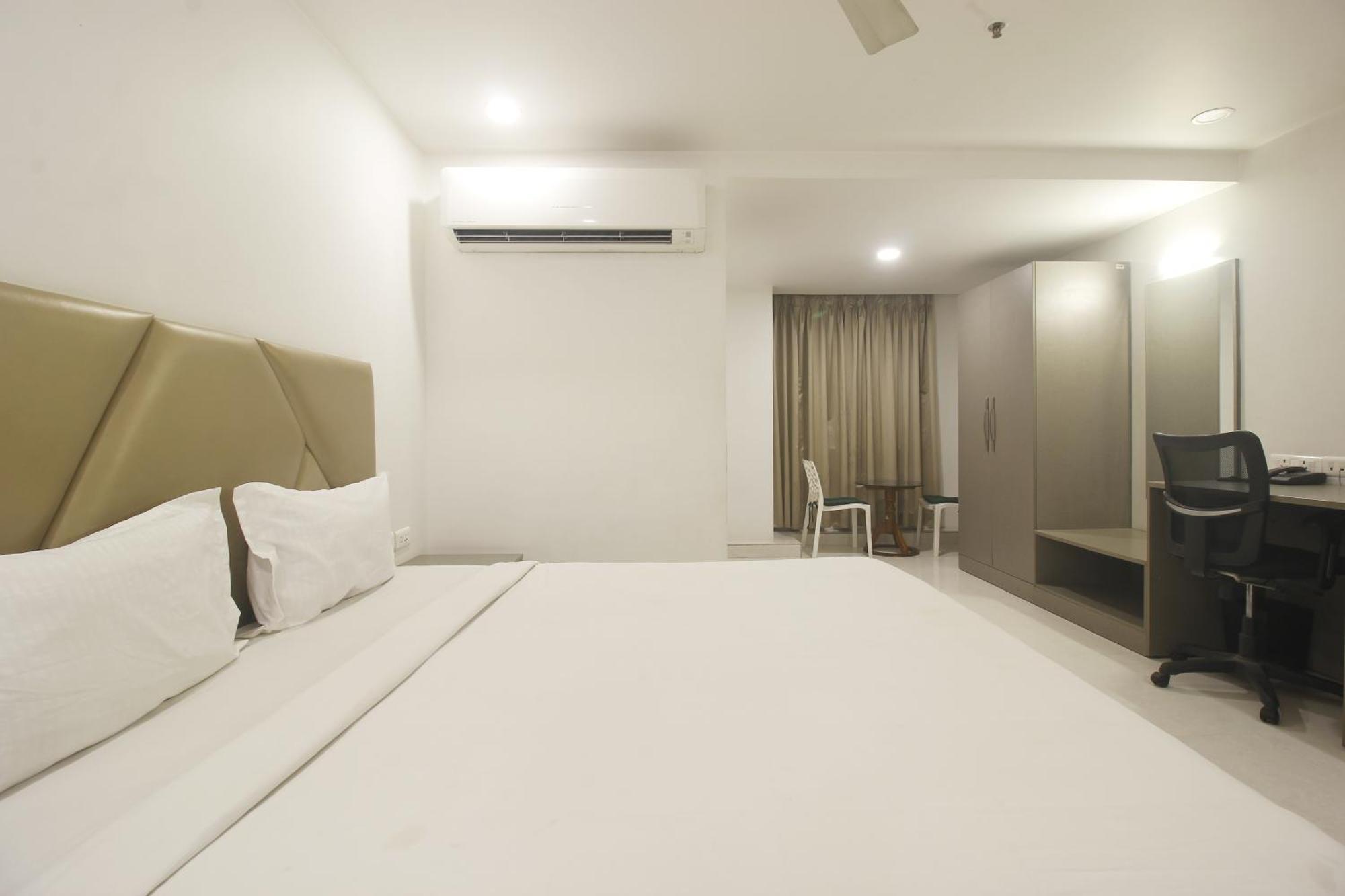 Hotel Ssr Grand Hyderabad Bagian luar foto